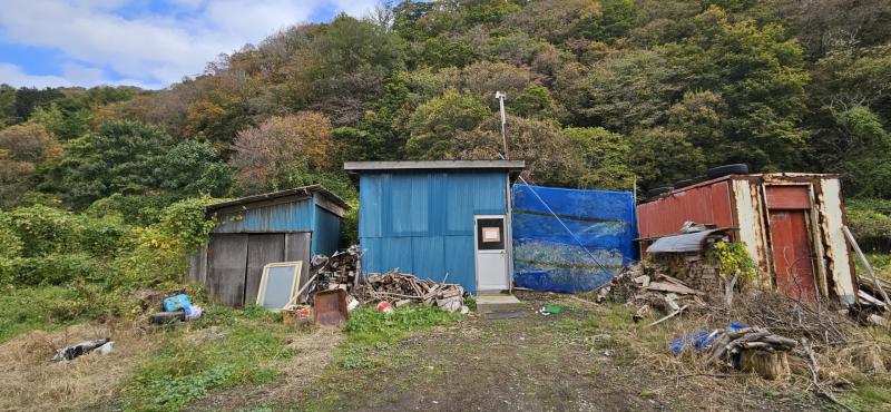 Off-grid onsen, outside