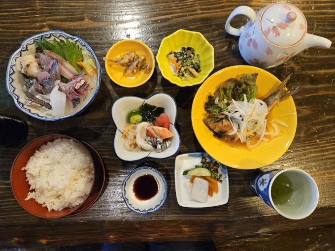 Akine port meal