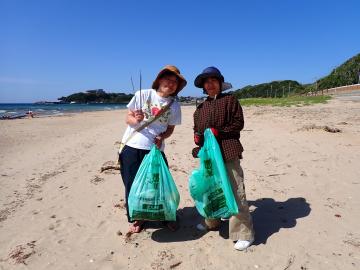 Kyushu beach cleaners